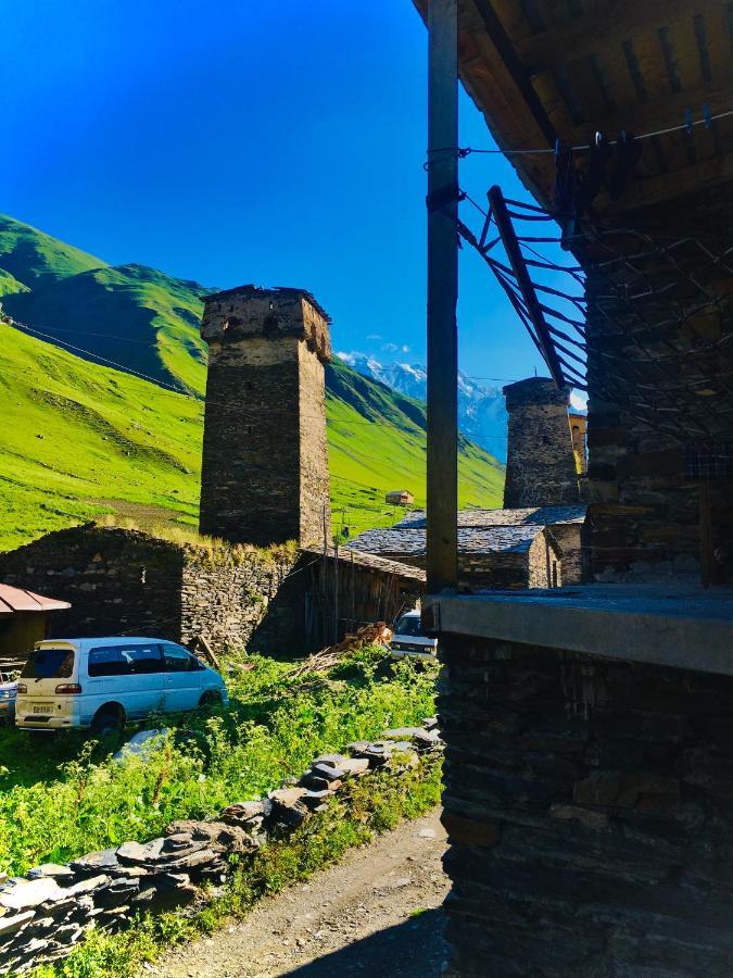 فندق Nizharadze'S Tower أوشغولي المظهر الخارجي الصورة