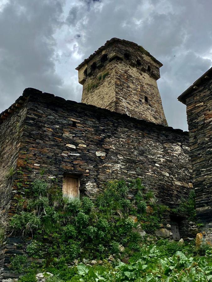 فندق Nizharadze'S Tower أوشغولي المظهر الخارجي الصورة