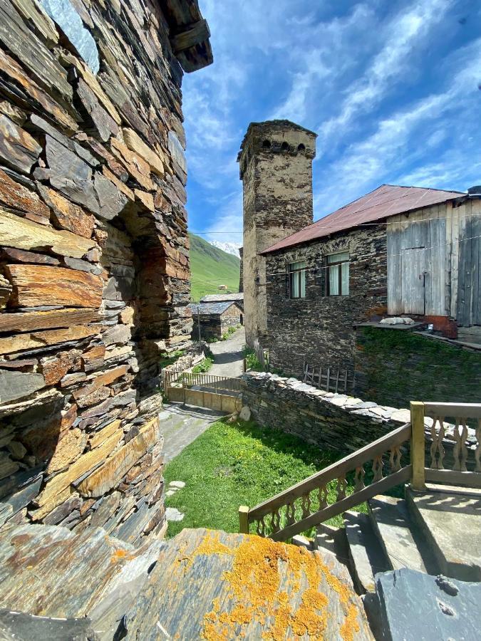 فندق Nizharadze'S Tower أوشغولي المظهر الخارجي الصورة