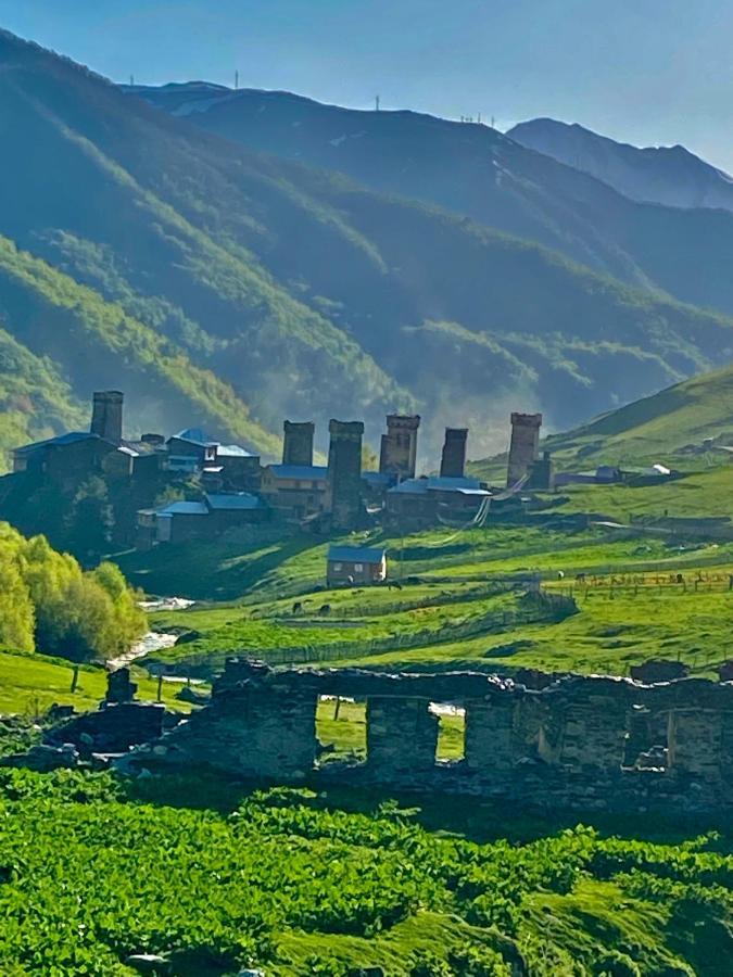 فندق Nizharadze'S Tower أوشغولي المظهر الخارجي الصورة