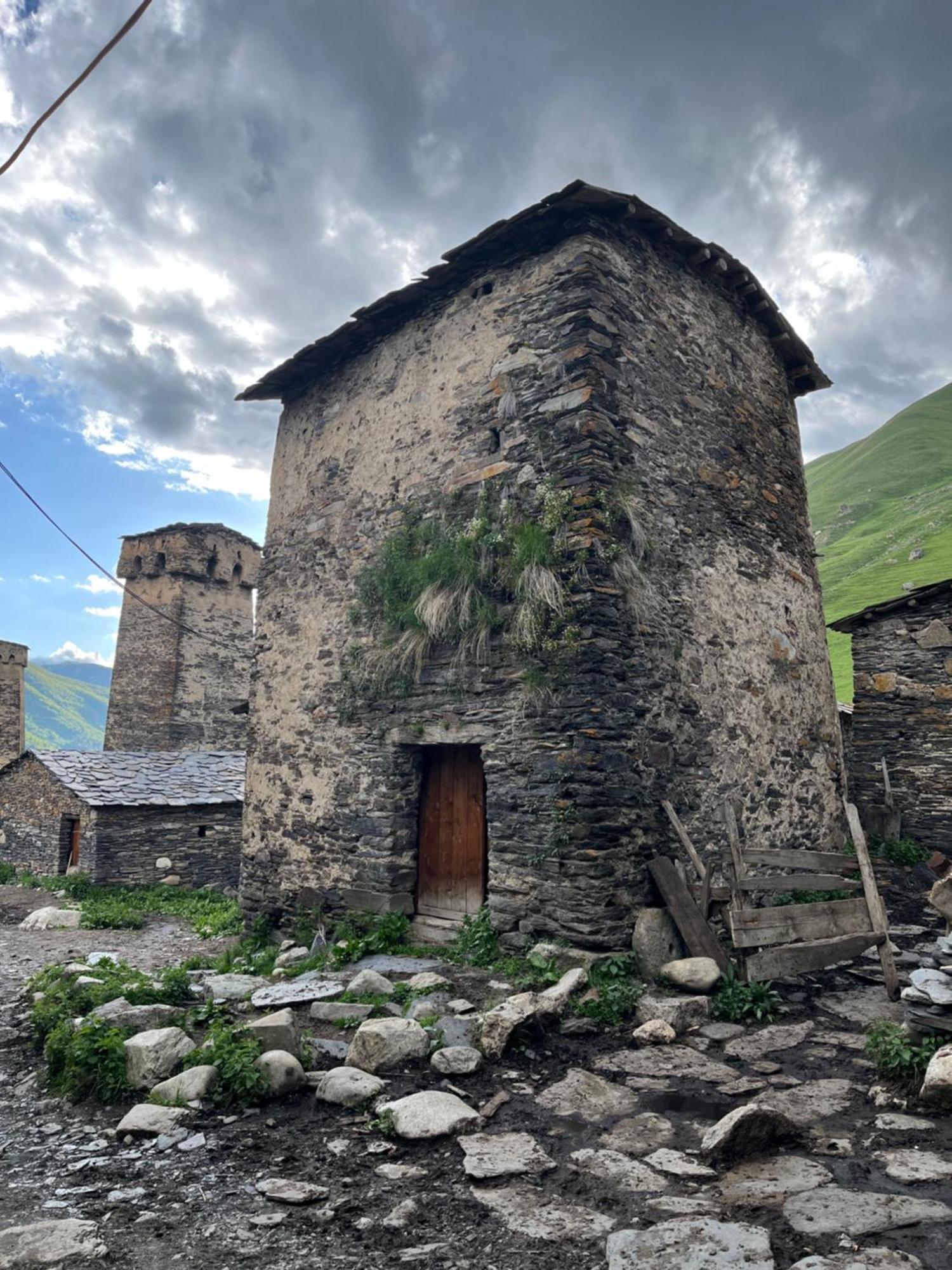 فندق Nizharadze'S Tower أوشغولي المظهر الخارجي الصورة
